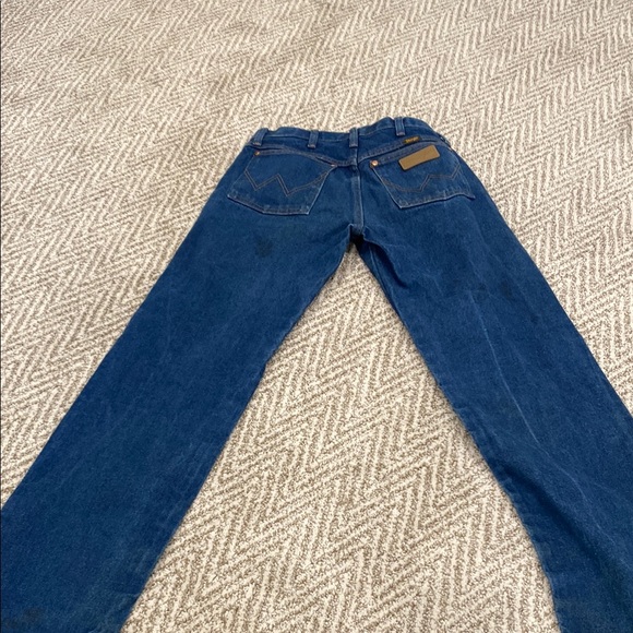 Classic Blue Jeans - Picture 2 of 3